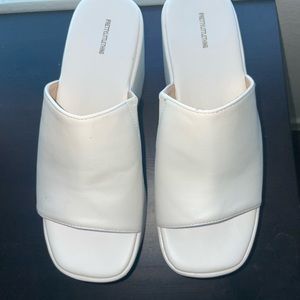 Pretty Little Thing Platform sandals size 6.